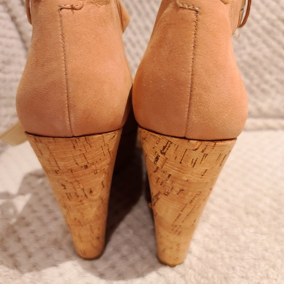 Nine West Neutral Wedges - Picture 3 of 5